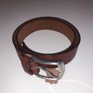 NEW. Fine quality leather belt! Brown